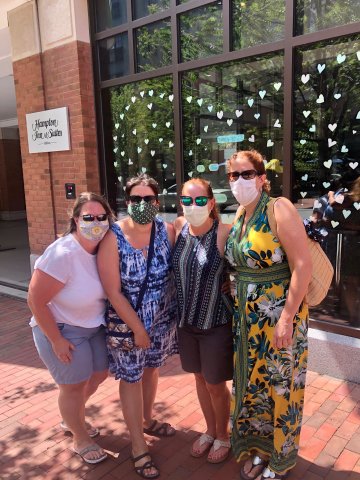 It was a well-deserved “nurses’ day out” for BFFs (left to right) Danielle Nicholson Silverberg ’96, Heather Washburn Lukas ’96, Lou-Ellen Hontz Lallier ’96, and Jennifer Martin ’96.