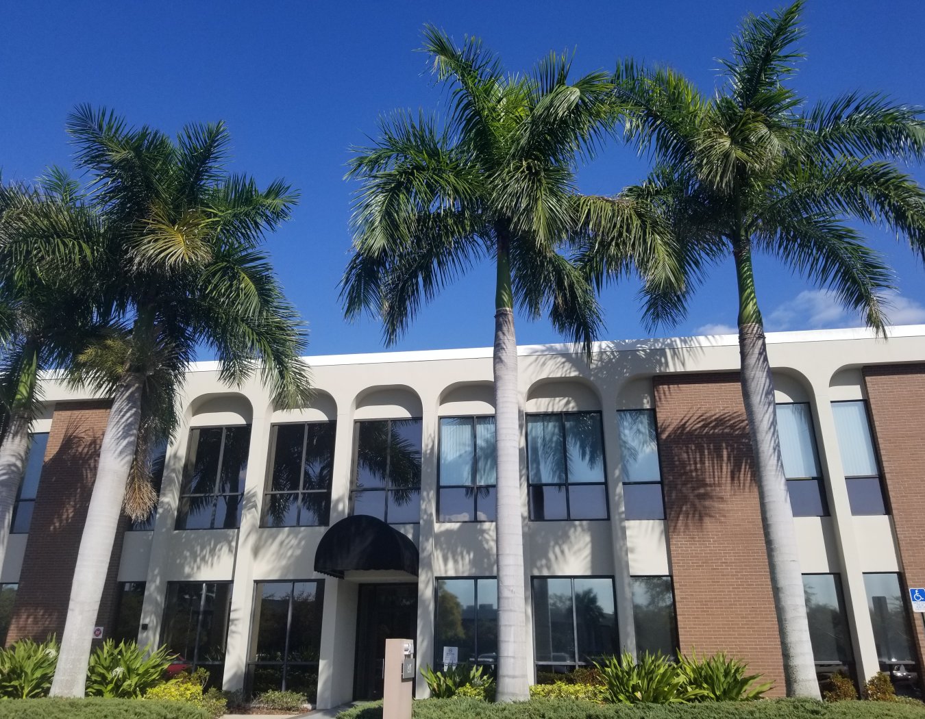 Exterior of a building on the St. Petersburg, Florida campus of Utica University.