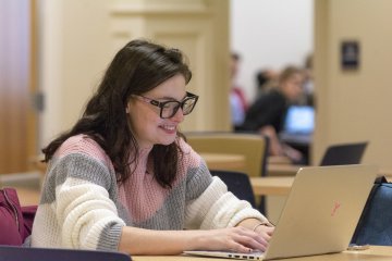 Student in Candace Grants Business Management class 0136