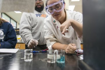 Alyssa Thomas Chemistry Class - 2018_0020