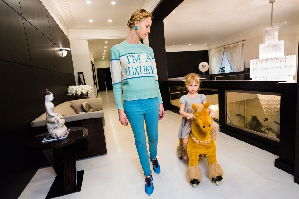 Still image of wealthy mother and daughter from film Generation Wealth.