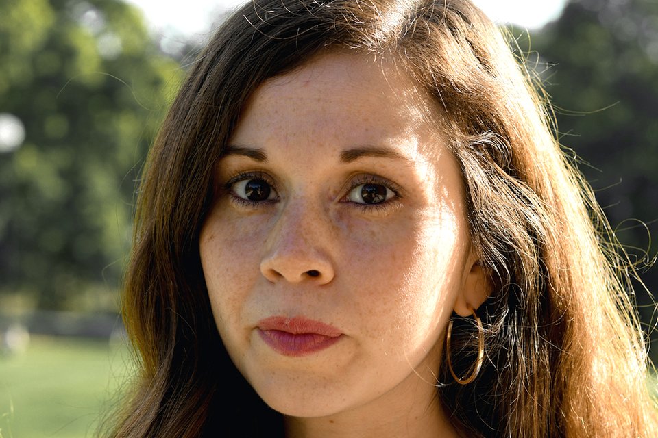 Sara Lupita Olivares, poet