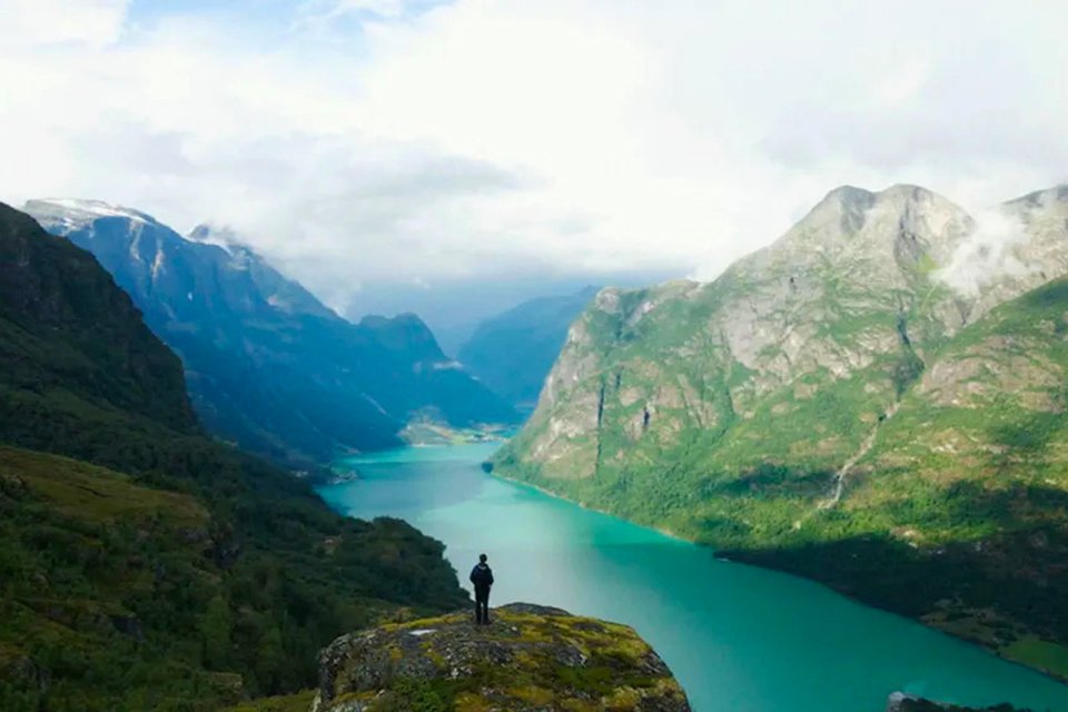 Film: Songs of the Earth